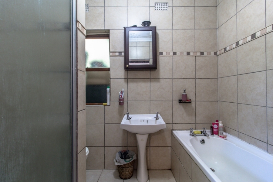 To Let 3 Bedroom Property for Rent in Table View Western Cape
